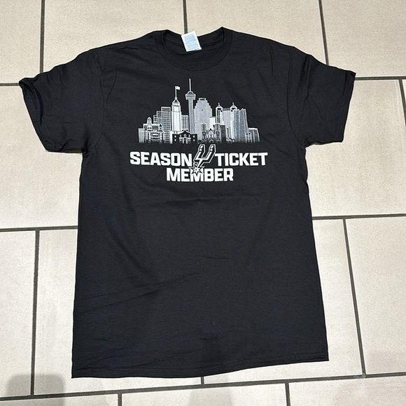 San Antonio Spurs Season Ticket Member TShirt - Picture 1 of 6